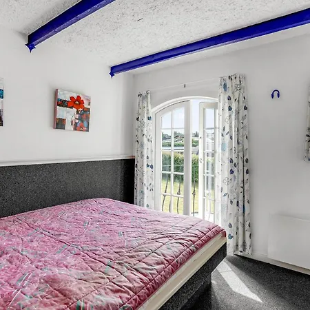 3 Bedroom Cozy In Hejls